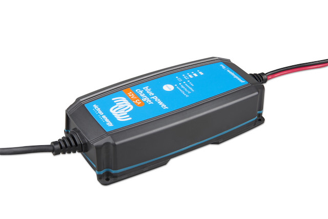 Power on the move - Victron 12V - 5A IP65 Blue POWER Battery Charger DC  Leads inc Clamps and Eyes